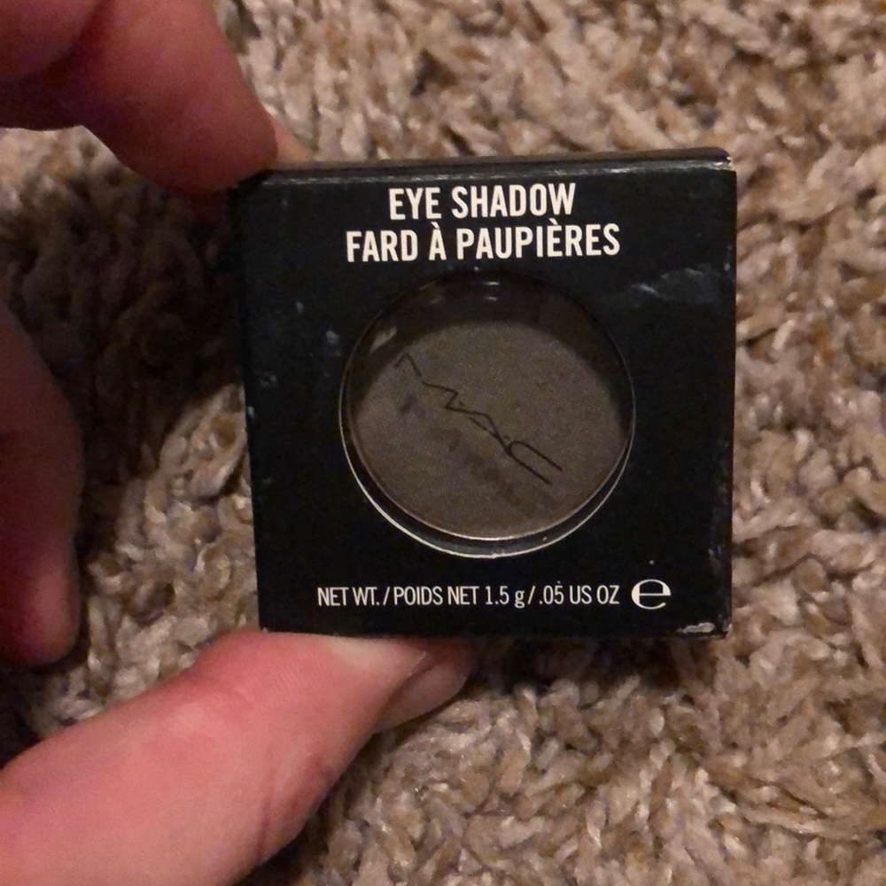MAC eyeshadow NWT